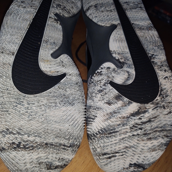 Nike Air Precision - Picture 9 of 16